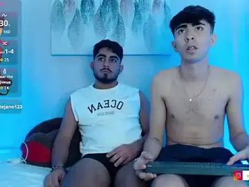 Stripchat Adult Webcam of Michaell_and_twink
