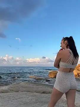 Stripchat Live Porn of TUNDEROSE1