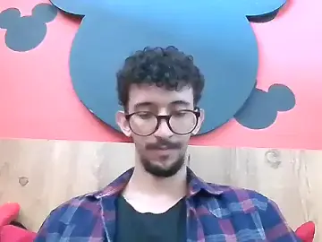 Stripchat Watch Live Sex Cams of kngmah