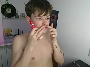 Stripchat Nude Webcam of YourMilkyGuy