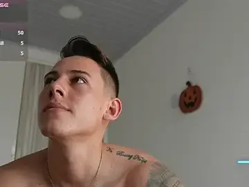 Stripchat Free Porn Cam of Muscle_King_Cum