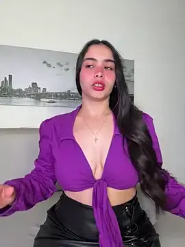 Stripchat Live Sex Cam of SophieRoyals