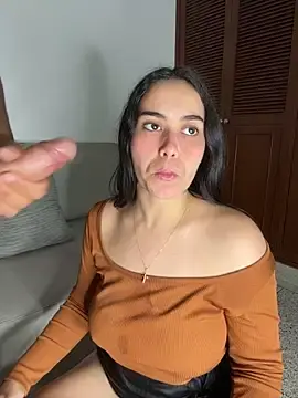 Stripchat Live Sex of SophieRoyals