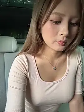 Stripchat Live Sex Cam of yuki_june