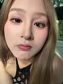 Stripchat Live Sex Cam of yuki_june