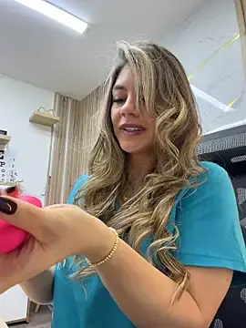 Stripchat Free Porn Cam of alicee16