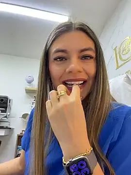 Stripchat Free Porn Cam of alicee16