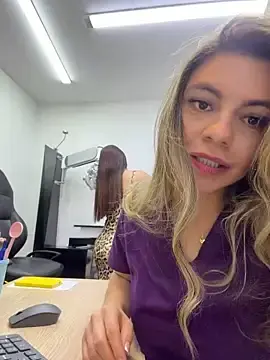 Stripchat Free Porn Cam of alicee16