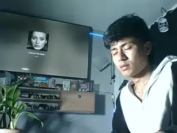 Stripchat Adult Webcam of Fresahot2005