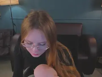 Stripchat Best live sex cam show of FloraLarsson