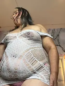 Stripchat Watch Live Sex Cams of Lucy_Milf_474