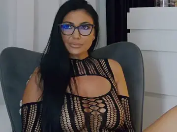 Stripchat Free Porn Cam of renataHerrera