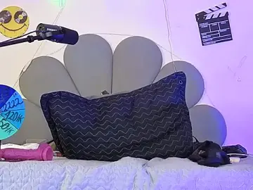 Stripchat Live Sex Cam of MhiaCorleone