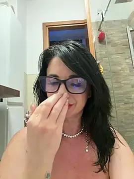 Stripchat Sex Cam of Eva_Pearl