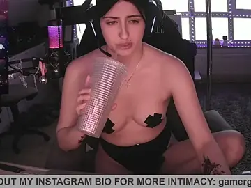 Stripchat Live Porn of Gamergirl-Linela