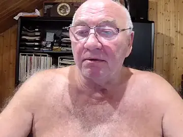 Stripchat Live Sex Cam of biggandybig