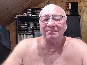 Stripchat Adult Webcam of biggandybig