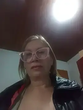 Stripchat Nude Webcam of SexyMilf1211