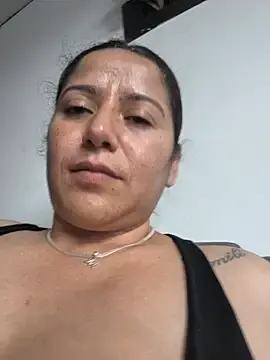 Stripchat Adult Webcam of Erikha_ruiz