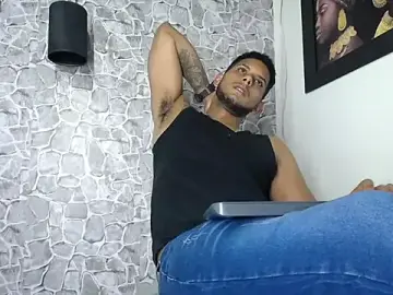 Stripchat Free Live Porn of Chris_Dick23