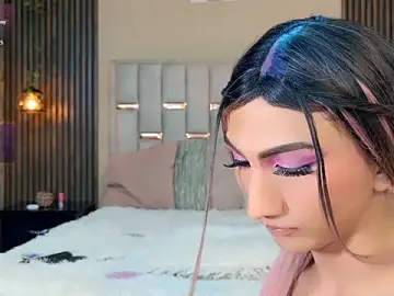 Stripchat Sex Cam of Cloee_cameron