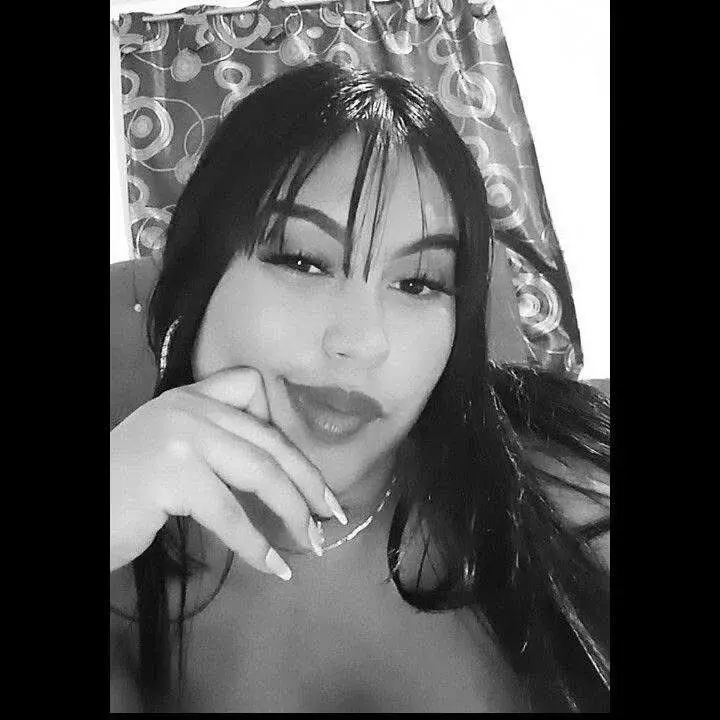 Chloe_02g