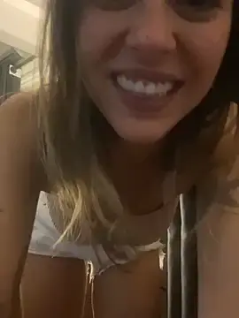 Stripchat Live Sex Cam of Gipoltergeist
