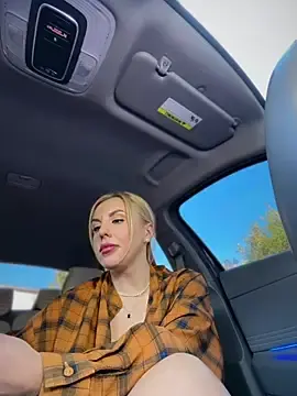 Stripchat Free Live Porn of MilfNextDoor20