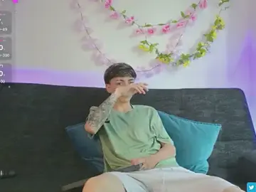 Stripchat Best live sex cam show of ethan_and_ava