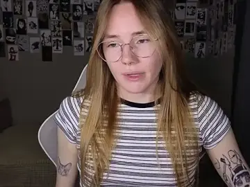 Stripchat Free Live Porn of littlevildevil