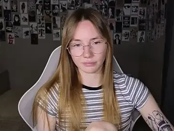 Stripchat Free Live Porn of littlevildevil