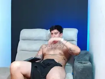 Stripchat Live Sex of JUSTIN_FULLER1