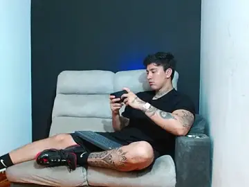 Stripchat Private Sex Chat of JUSTIN_FULLER1
