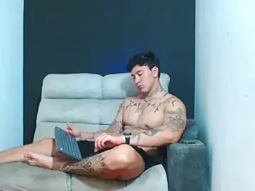 Stripchat Sex Cam of JUSTIN_FULLER1