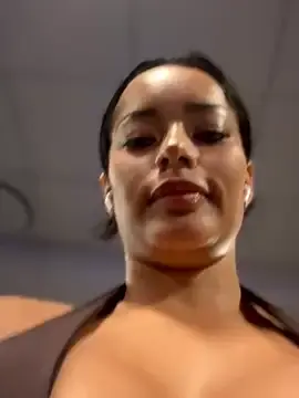 Stripchat Free Porn Cam of Risky_Workouts