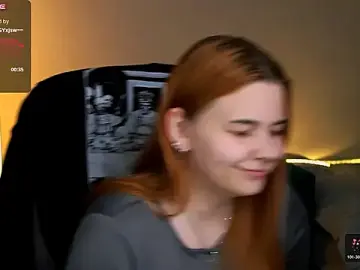 Stripchat Sex Cam of reddizzy