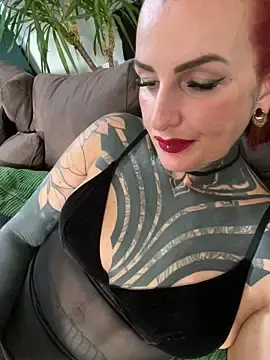 Stripchat Adult Webcam of KathaleaNoir