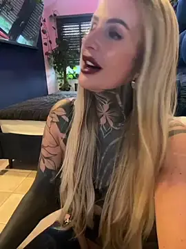 Stripchat Live Sex Cam of KathaleaNoir