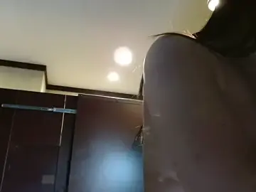 Stripchat Live Sex Cam of NATINATU252525