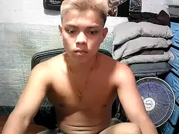 Stripchat Adult Webcam of Theboy_cummerx69