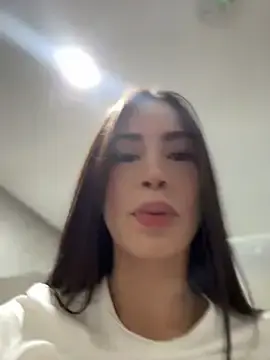 Stripchat Sex Cam of _Valentinaa_