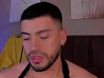 Stripchat Best live sex cam show of Alexander_Diazz
