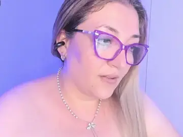 Stripchat Live Sex of Naty_Mature_