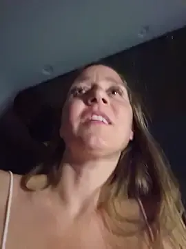 Stripchat Free Live Porn of SkyelarSomer