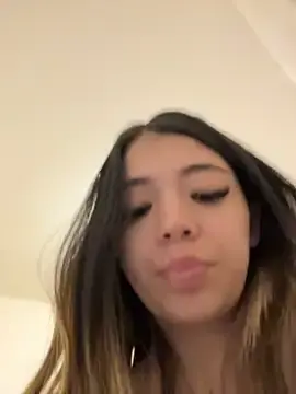 Stripchat Sex Cam of HoneyMollyX