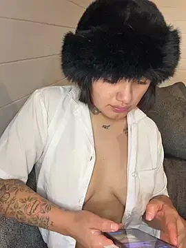 Stripchat Live Porn of Abrildqquino