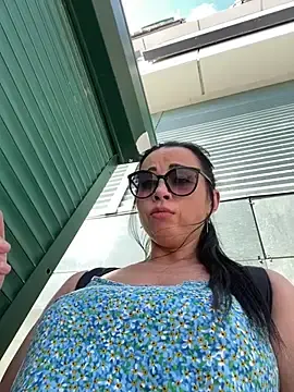 Stripchat Adult Webcam of CrazzyChicks