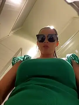 Stripchat Live Porn of CrazzyChicks