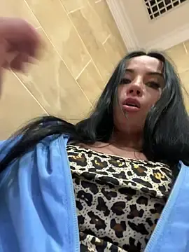 Stripchat Live Sex Cam of CrazzyChicks