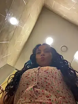 Stripchat Live Sex Cam of CrazzyChicks